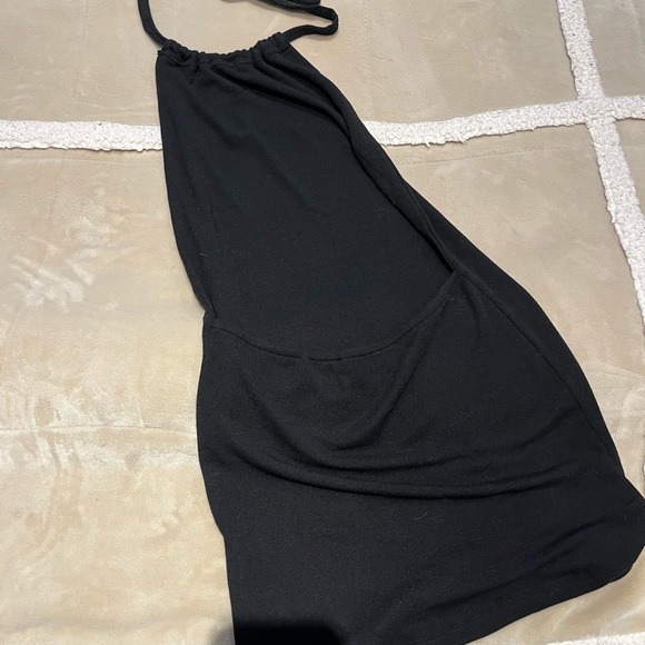 Lioness backless dress - Picture 3 of 4